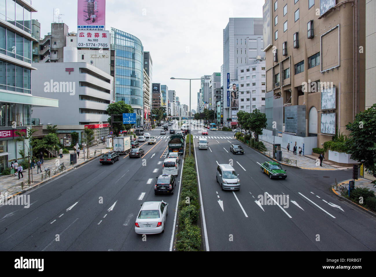 Heavy Traffic at Gaienmae crossing over Aoyama Street ( route 246  ),Minato-Ku,Tokyo,Japan Stock Photo - Alamy