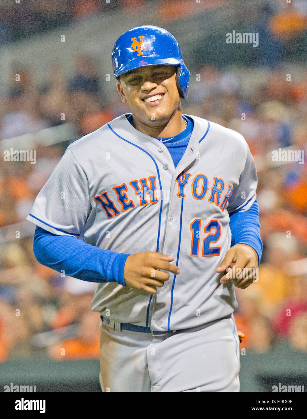 New York Mets center fielder Juan Lagares celebrates with left