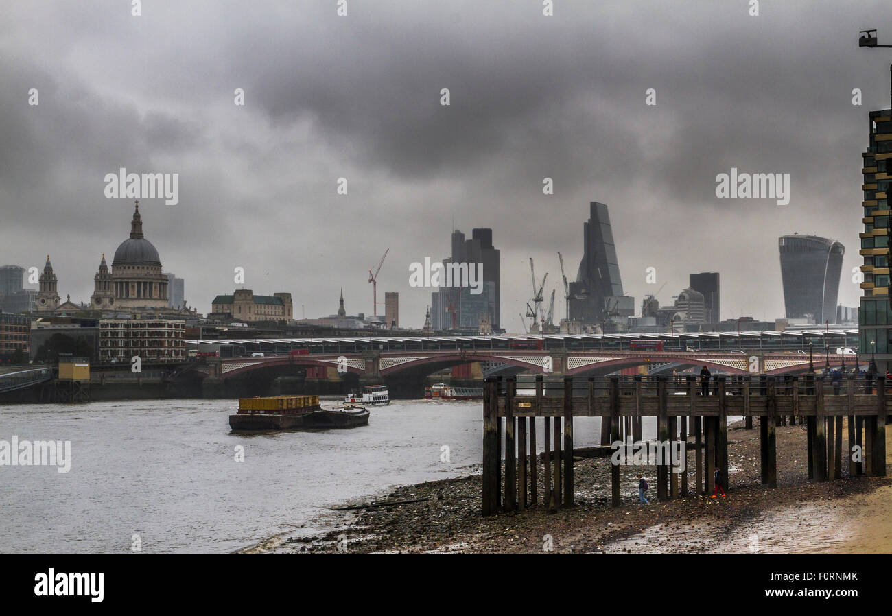Thames At Low Tide High Resolution Stock Photography and Images - Alamy