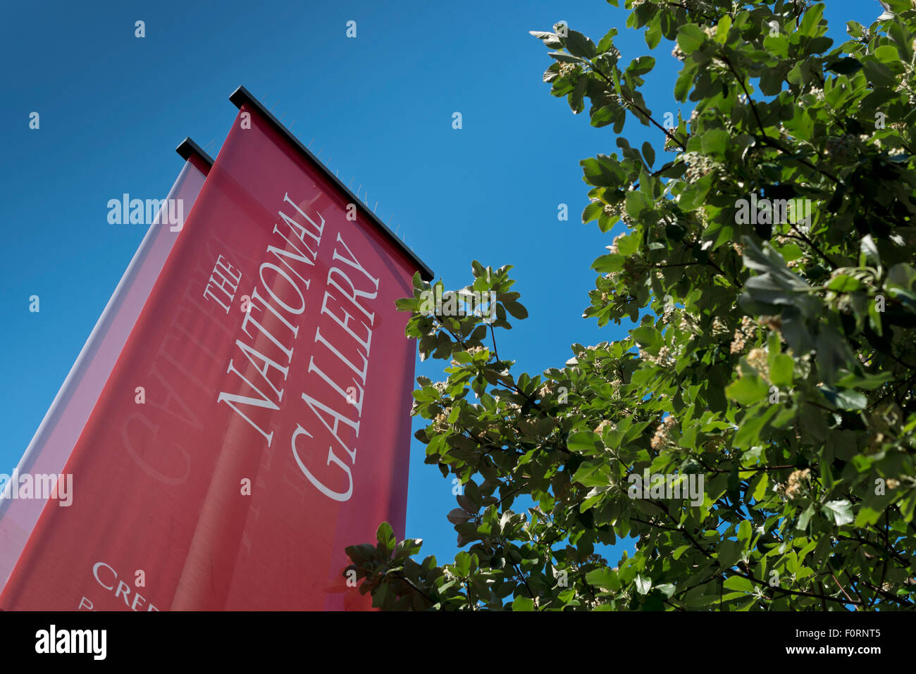 The national gallery sign hi-res stock photography and images - Alamy