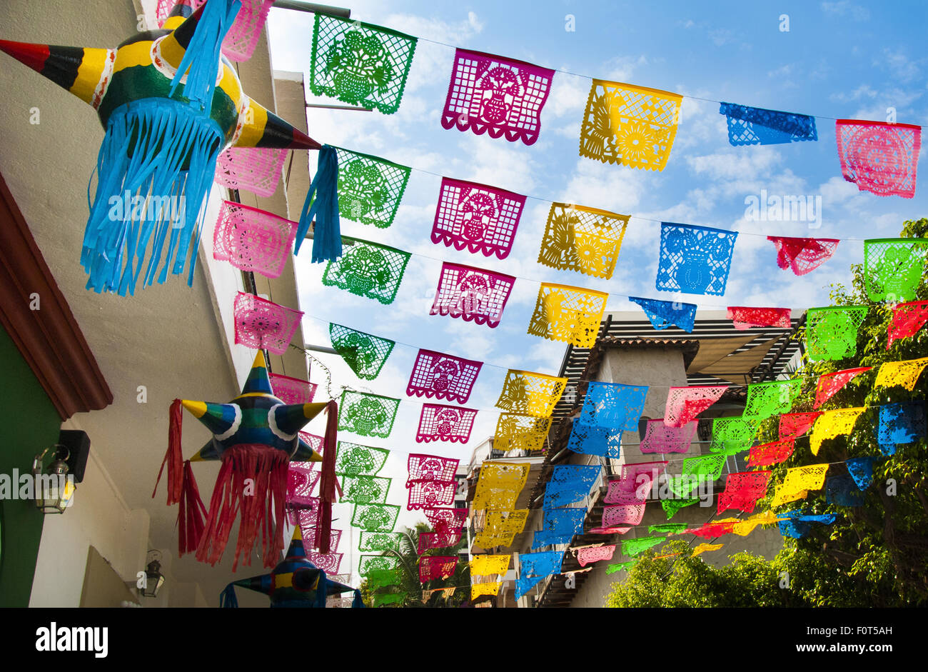 Colorful mexican street hires stock photography and images Alamy
