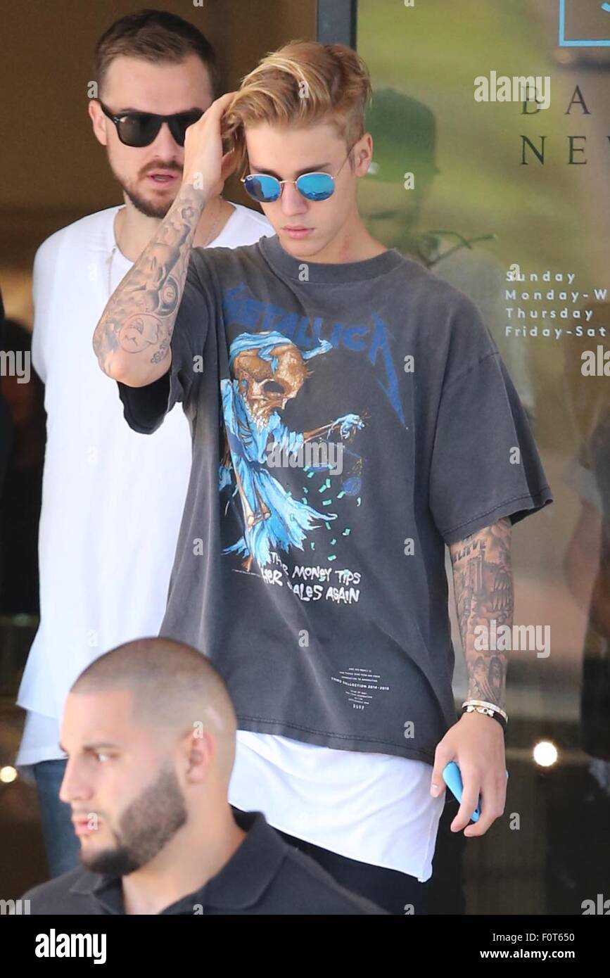 Justin Bieber leaves Barneys New York wearing a Metallica t-shirt  Featuring: Justin Bieber Where: Los Angeles, California, United States  When: 19 Jun 2015 Stock Photo - Alamy