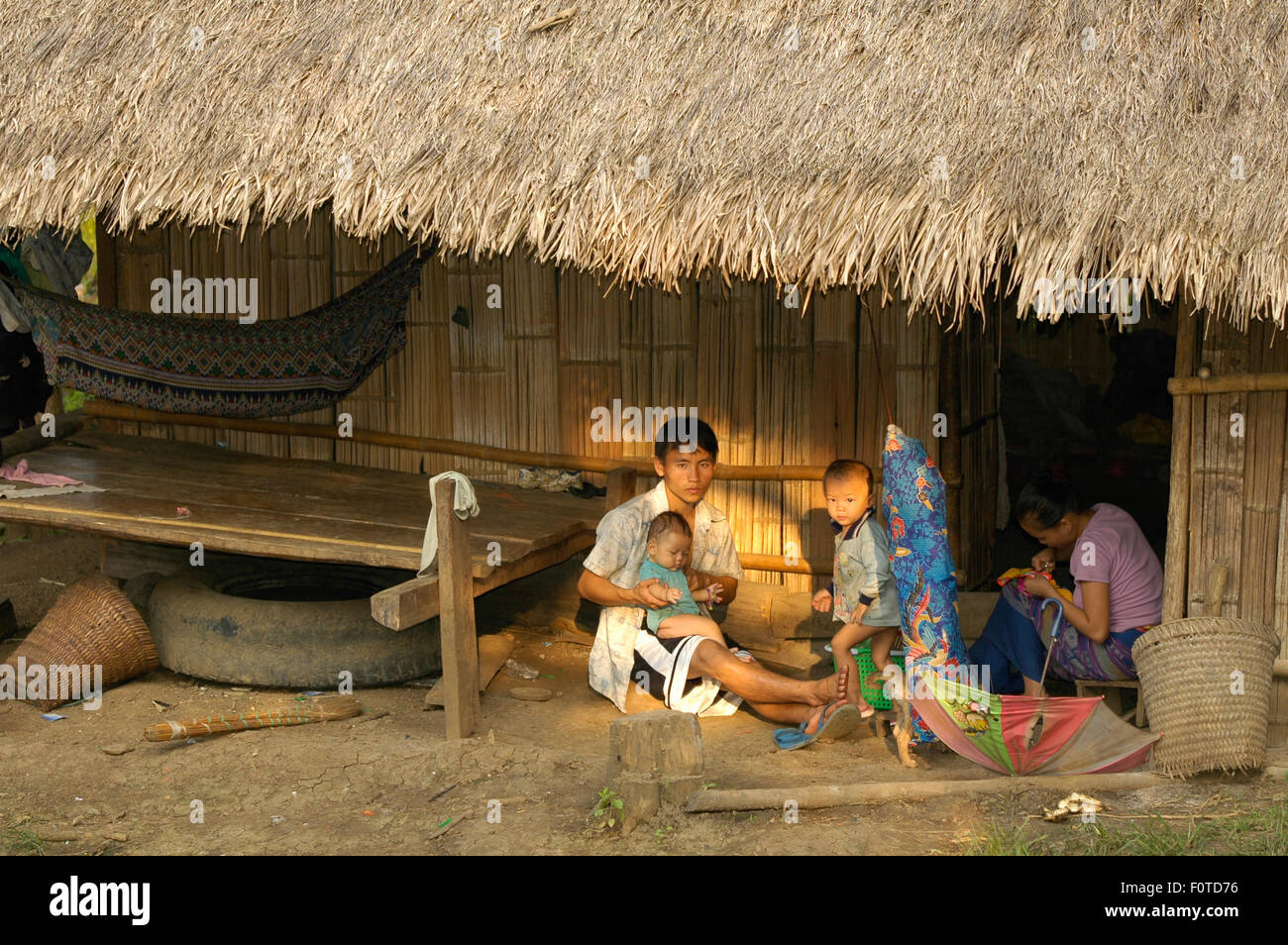 Hmong family hi-res stock photography and images - Alamy