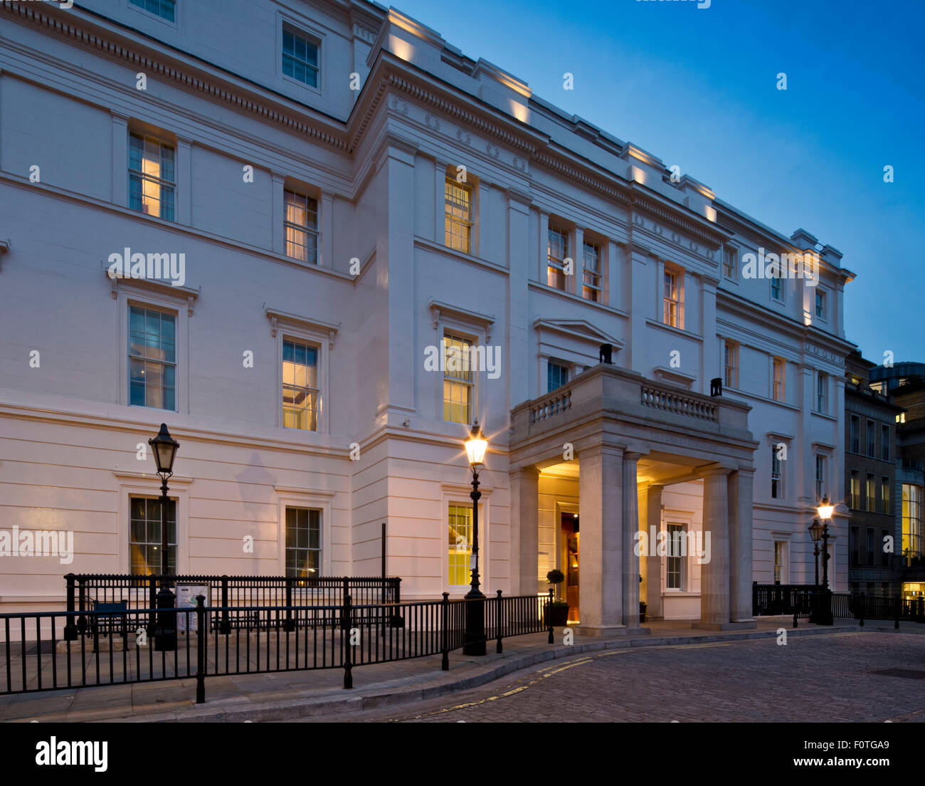 Lanesborough Hotel, entrance on Knightsbridge elevation. Lanesborough
