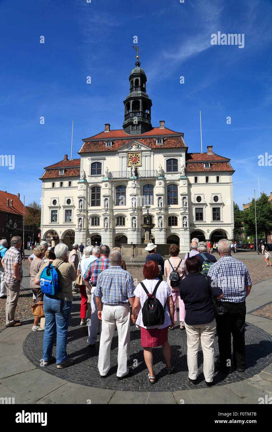 Guided sightseeing tour at market square  in front of the town hall, Lueneburg, Lüneburg, Lower Saxony, Germany, Europe Stock Photo