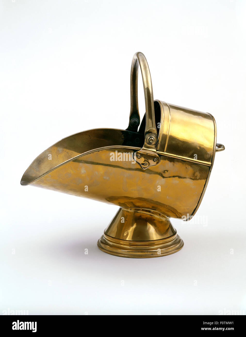 Coal scuttle hires stock photography and images Alamy