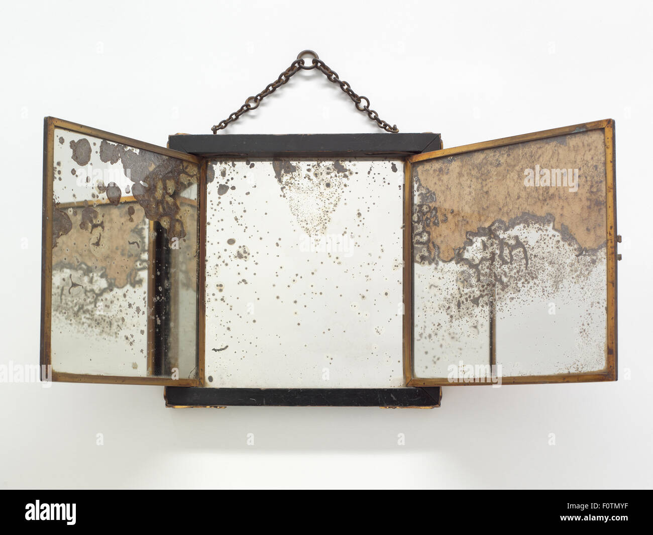 Folding mirrors hires stock photography and images Alamy