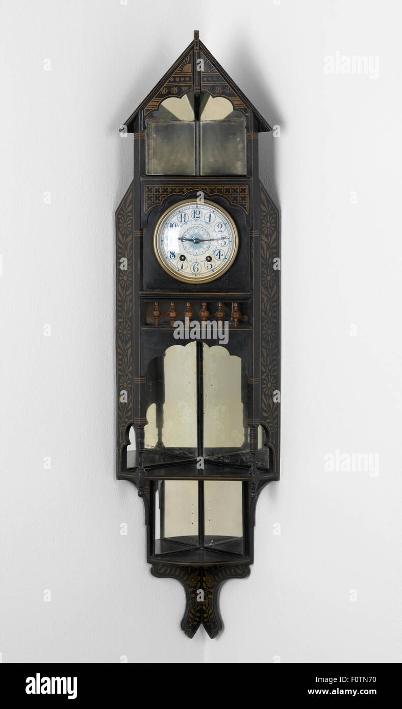 Mirror image of clock hires stock photography and images Alamy
