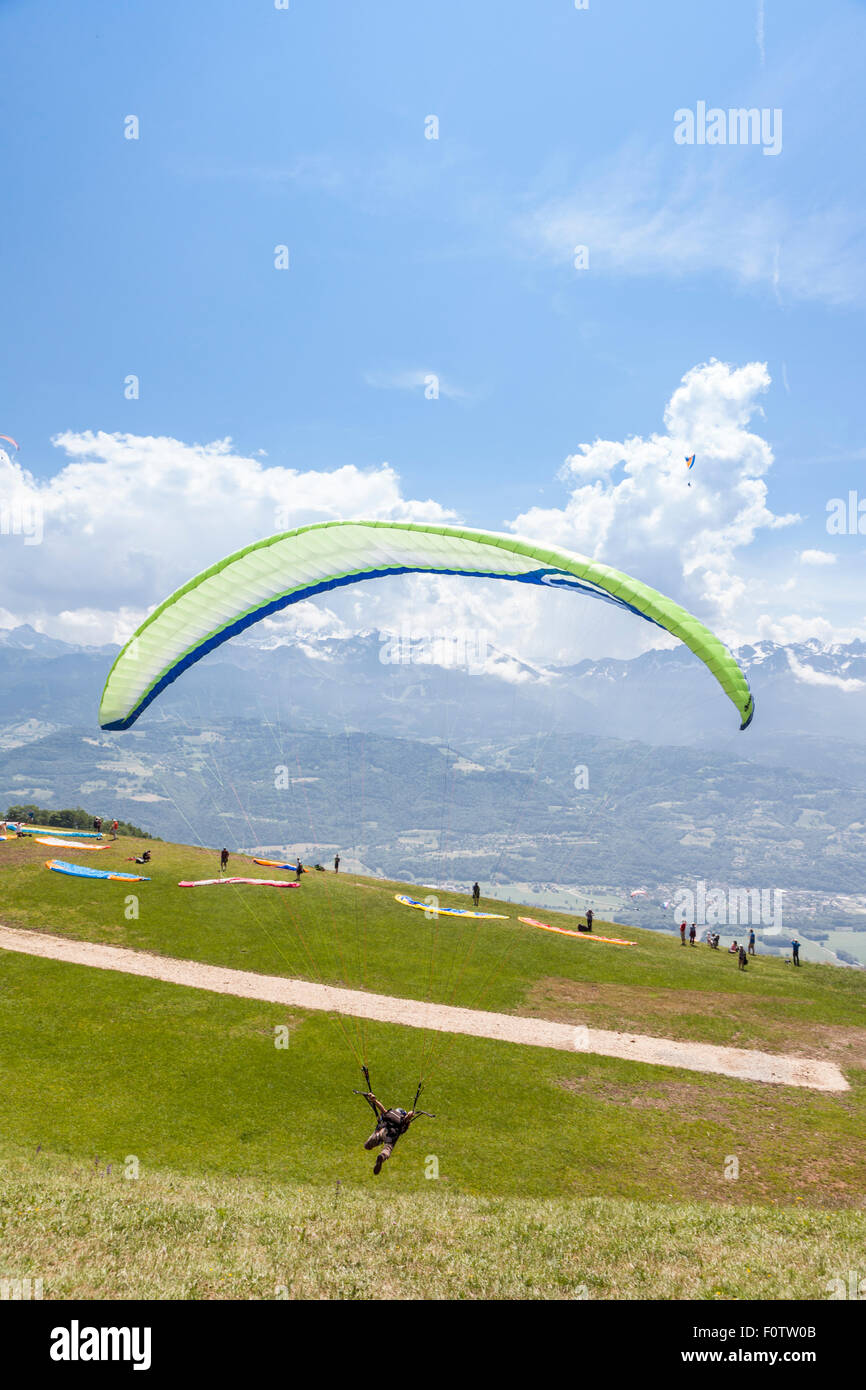 Paragliding in Saint Hilaire du Touvet, Parc Naturel de la Chartreuse, Isere, Rhône-Alpes, France Stock Photo
