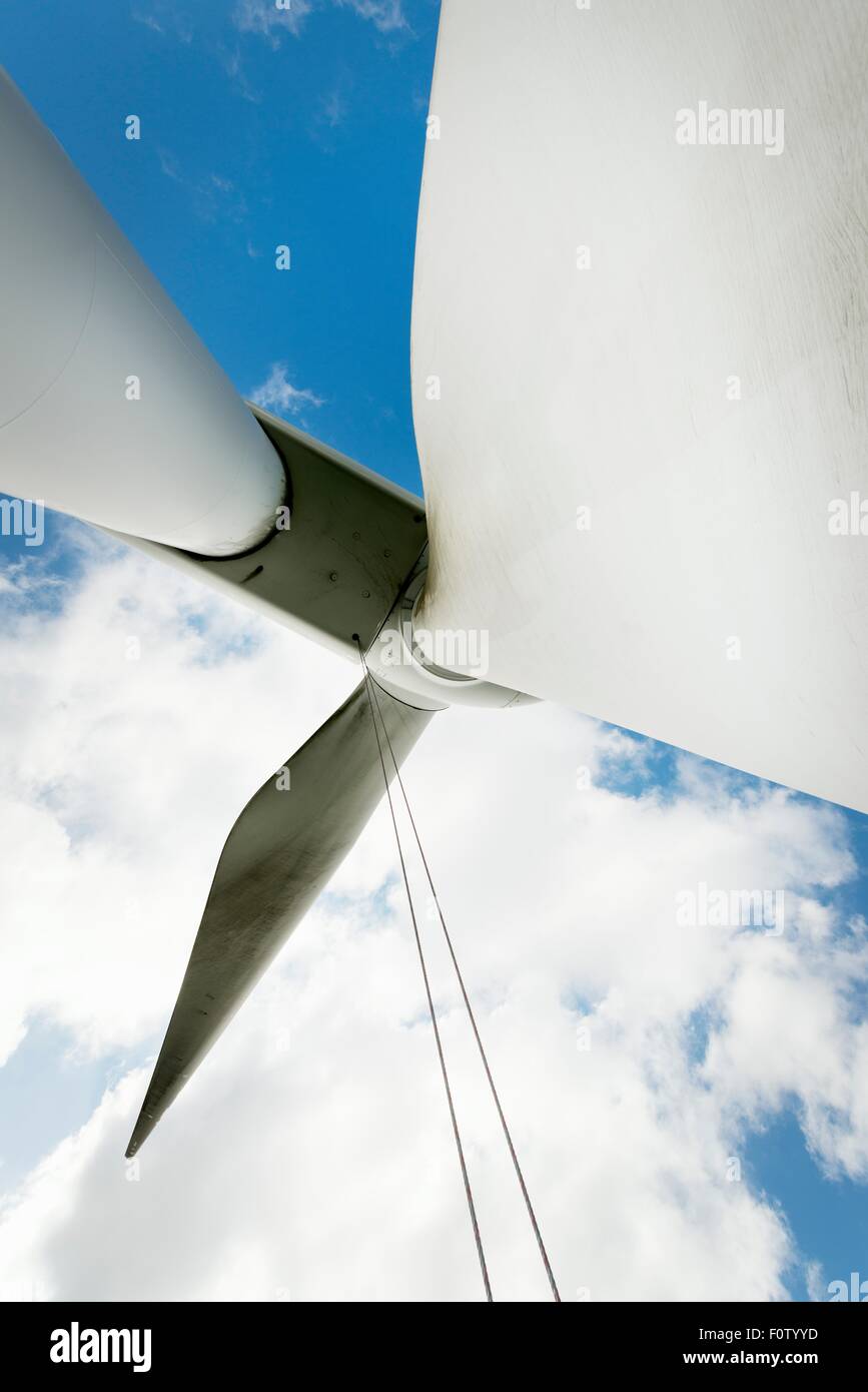 Maintenance work on the blades of a wind turbine Stock Photo Alamy