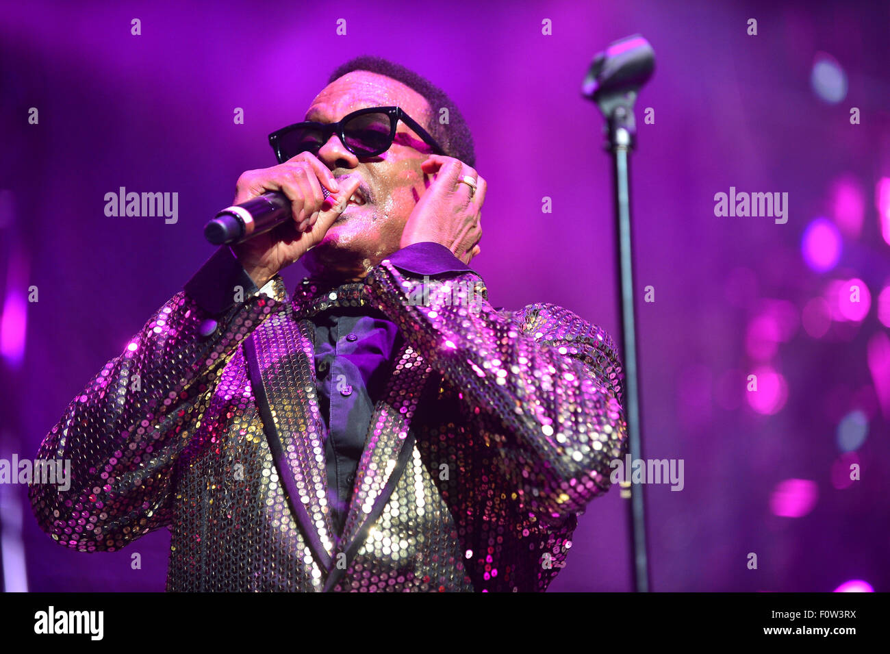 Charlie Wilson performs at the AmericanAirlines Arena Featuring Charlie Wilson Where Miami
