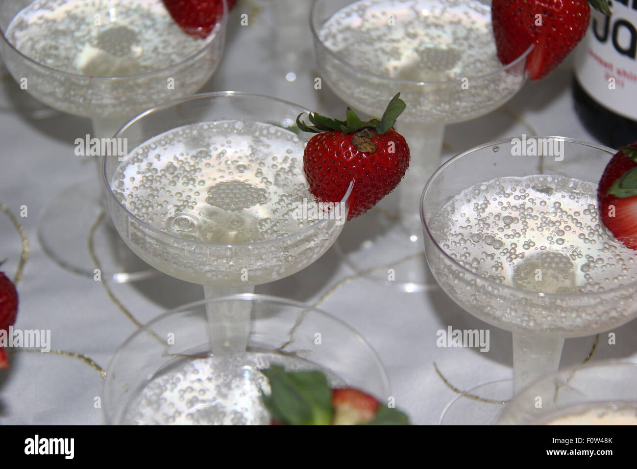Glasses filled with champagne hi-res stock photography and images - Alamy