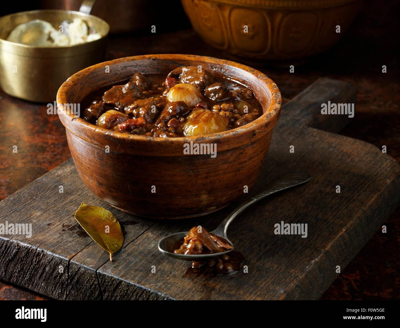 Slow cooked shin of beef in red wine gravy Stock Photo Alamy