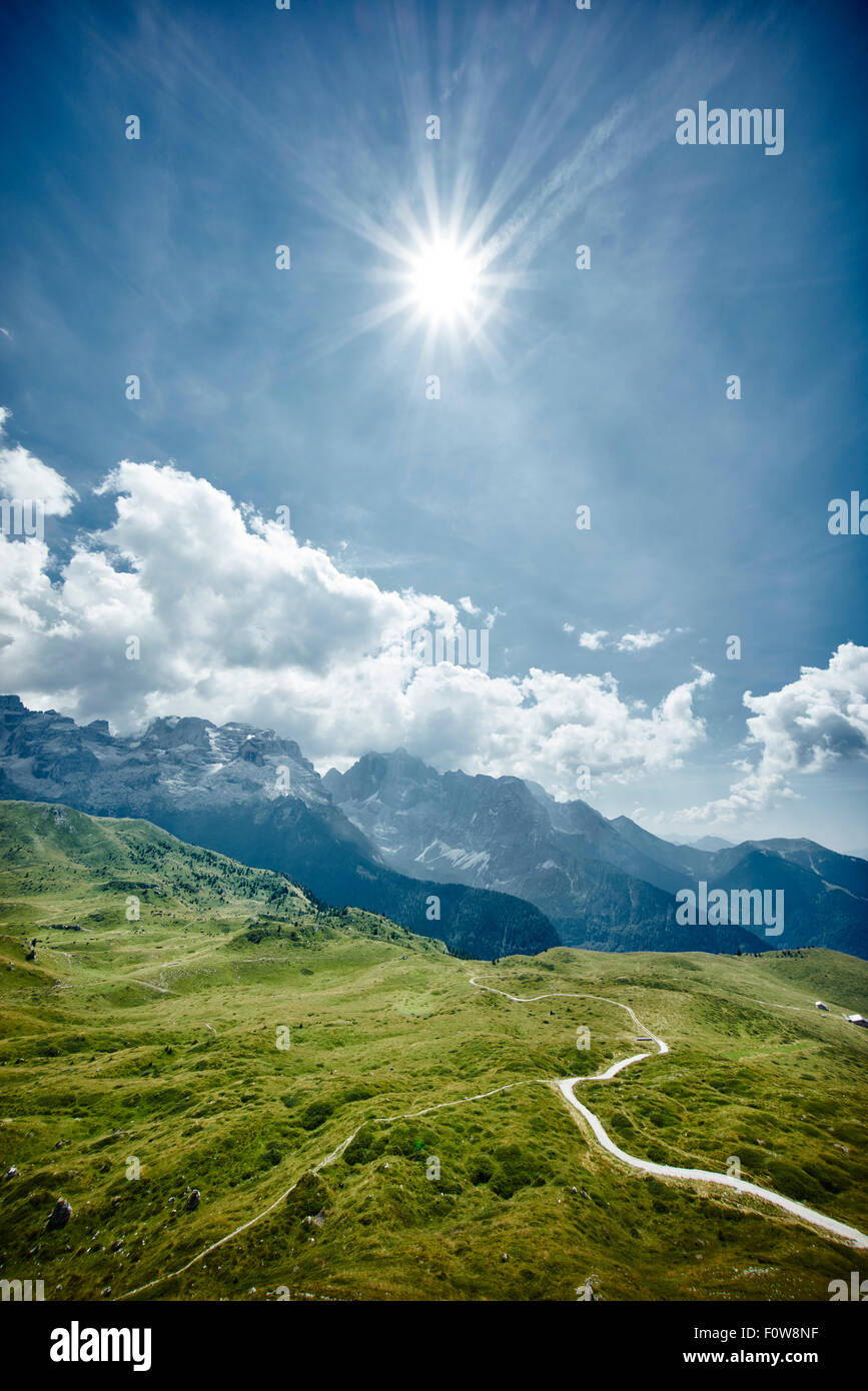 Beautiful sunny sky hi-res stock photography and images - Alamy