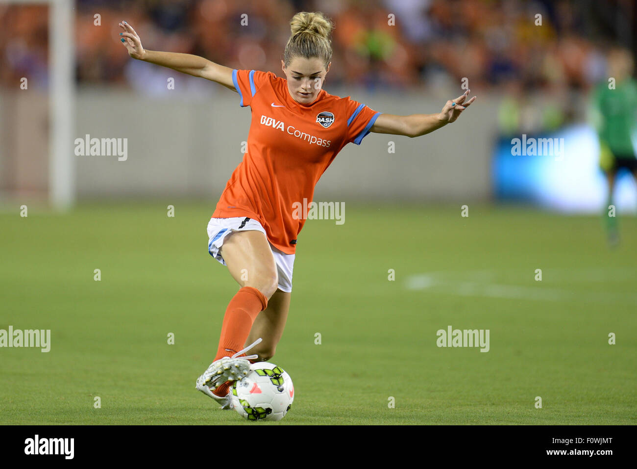 Houston, Texas, USA. 21st Aug, 2015. Houston Dash forward Kealia Ohai (7) controls the ball during the second half of an NWSL game between the Houston Dash and the Seattle Reign at BBVA Compass Stadium in Houston, TX on August 21st, 2015. The Reign won 3-0. © Trask Smith/ZUMA Wire/Alamy Live News Stock Photo
