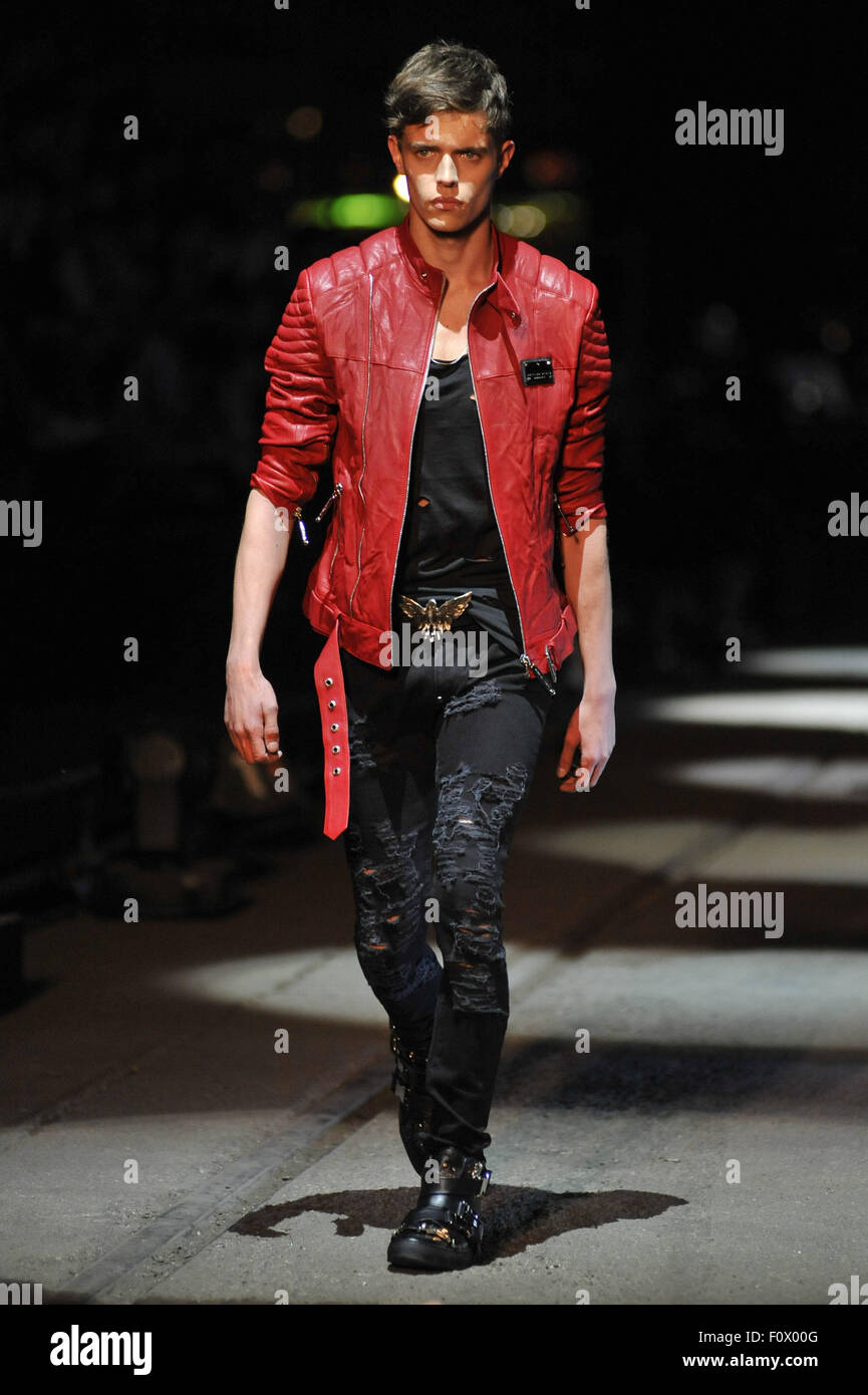 Milan Men's Fashion Week Spring/Summer 2016 - Philipp Plein - Catwalk  Featuring: Model Where: Milan, Italy When: 20 Jun 2015 C Stock Photo - Alamy