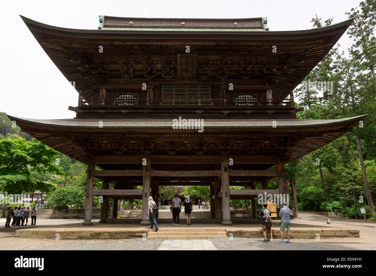 Sanmon (main gate), Engaku-Ji Shrine, Kamakura, Japan Stock Photo