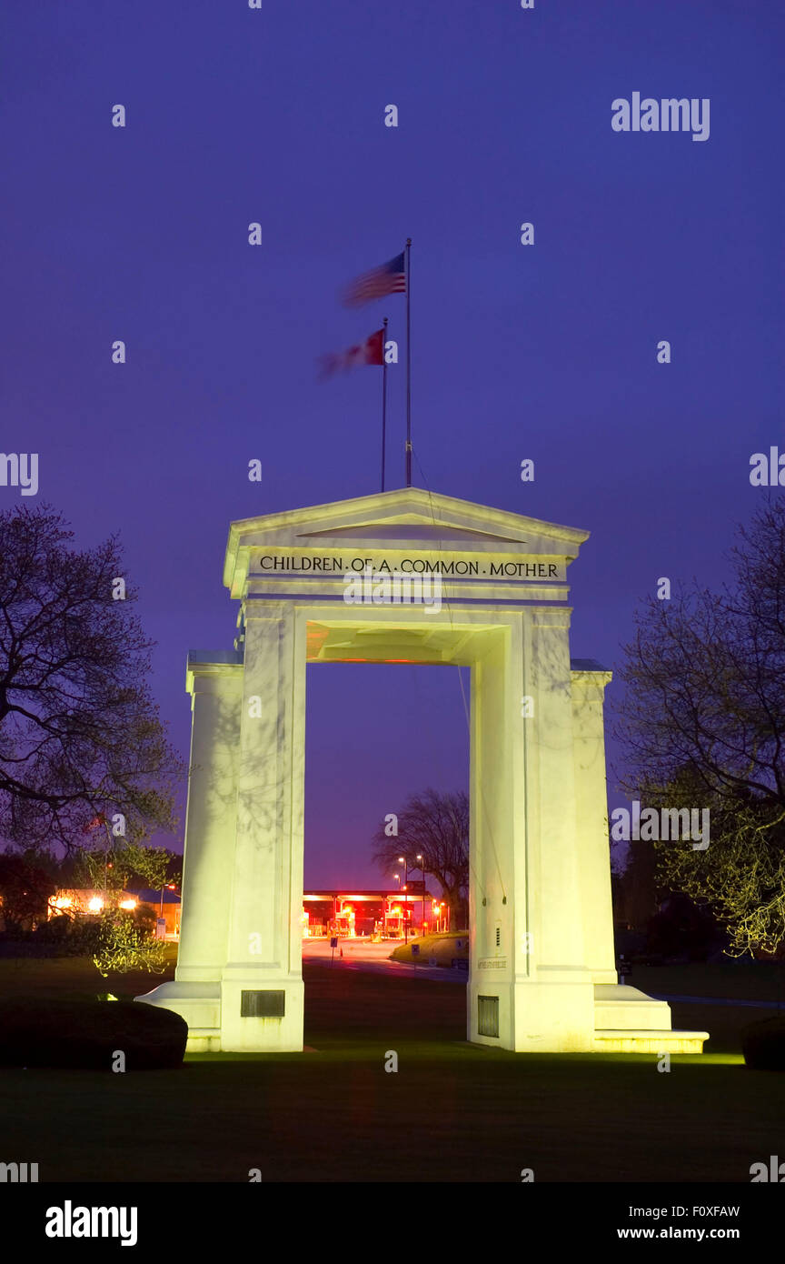 Peace Arch dusk, Peace Arch State Park, Washington Stock Photo Alamy