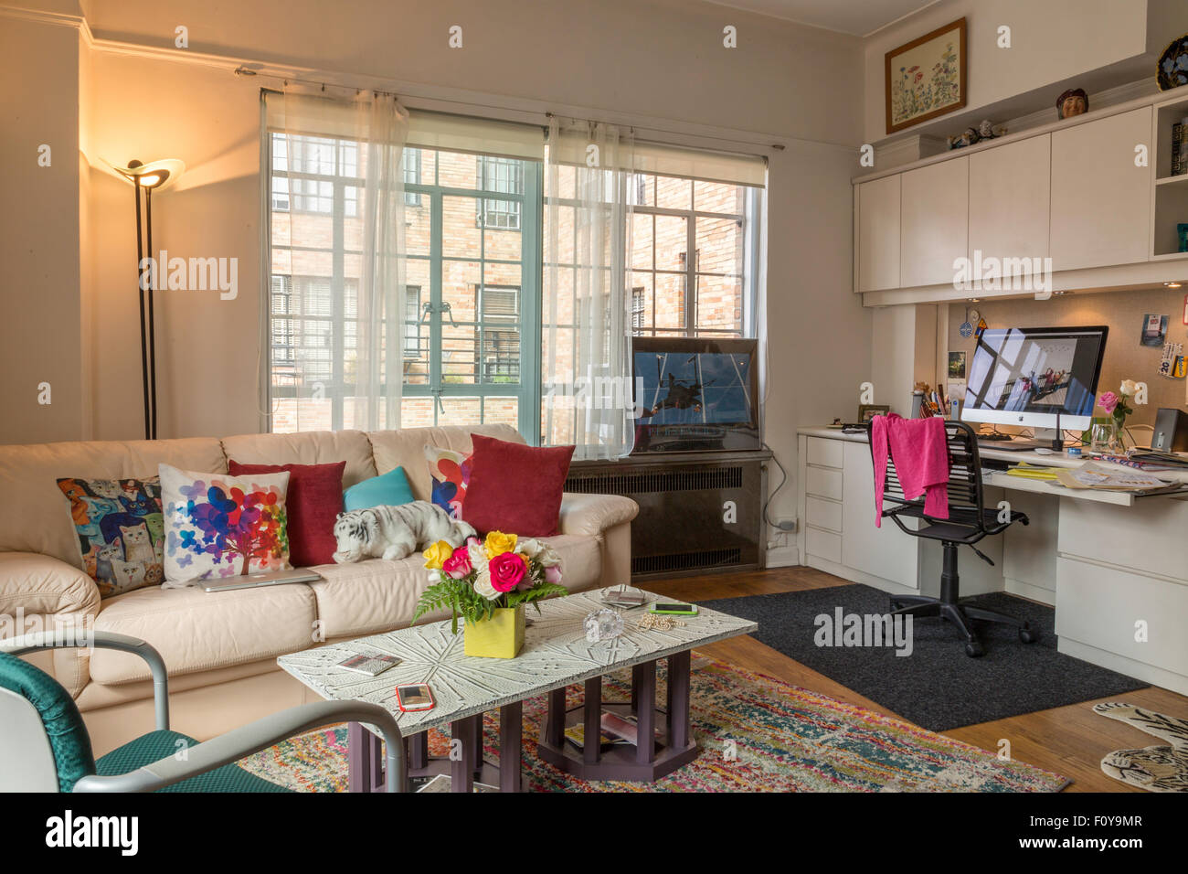 New york apartment interior hi-res stock photography and images - Alamy