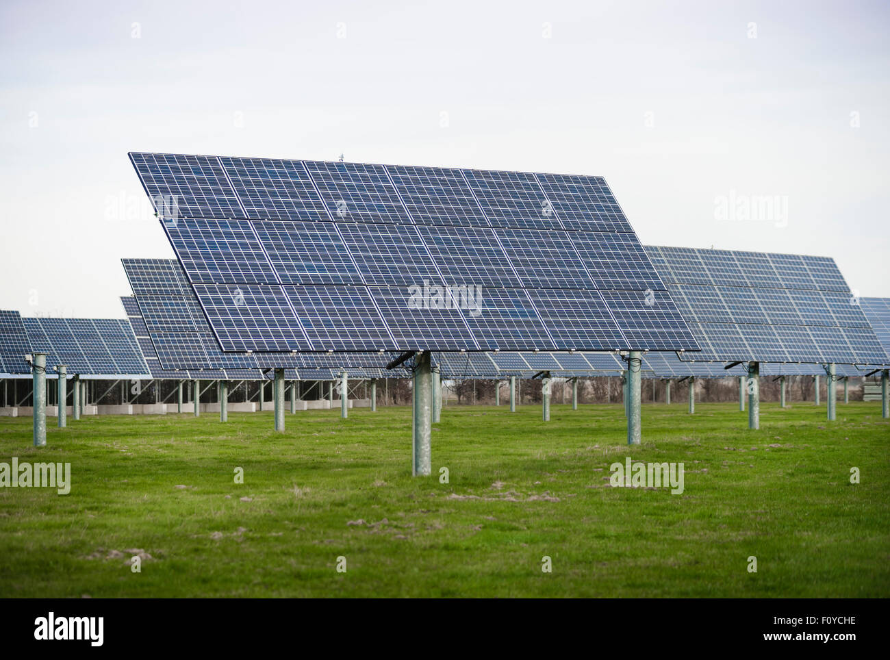 Dårligt humør lager værktøj Solar Panels Field High Resolution Stock Photography and Images - Alamy