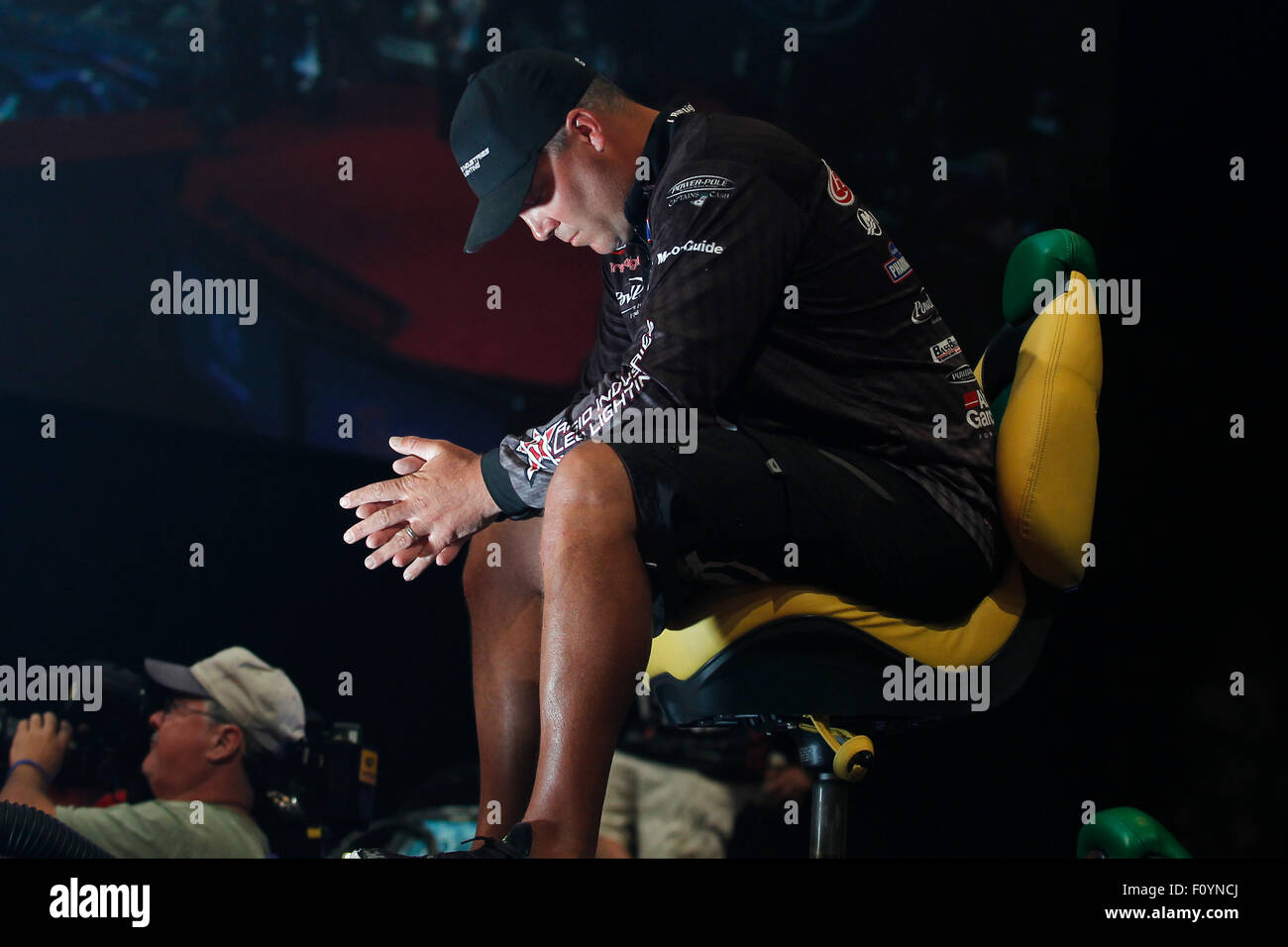 Hot Springs, AR, USA. 23rd Aug, 2015. August 23, 2015: Brad Knight trying  to relax before the weigh-in of the Forrest Wood Cup on Lake Ouachita in  Hot Springs, AR. Justin ManningESWCSMAlamy