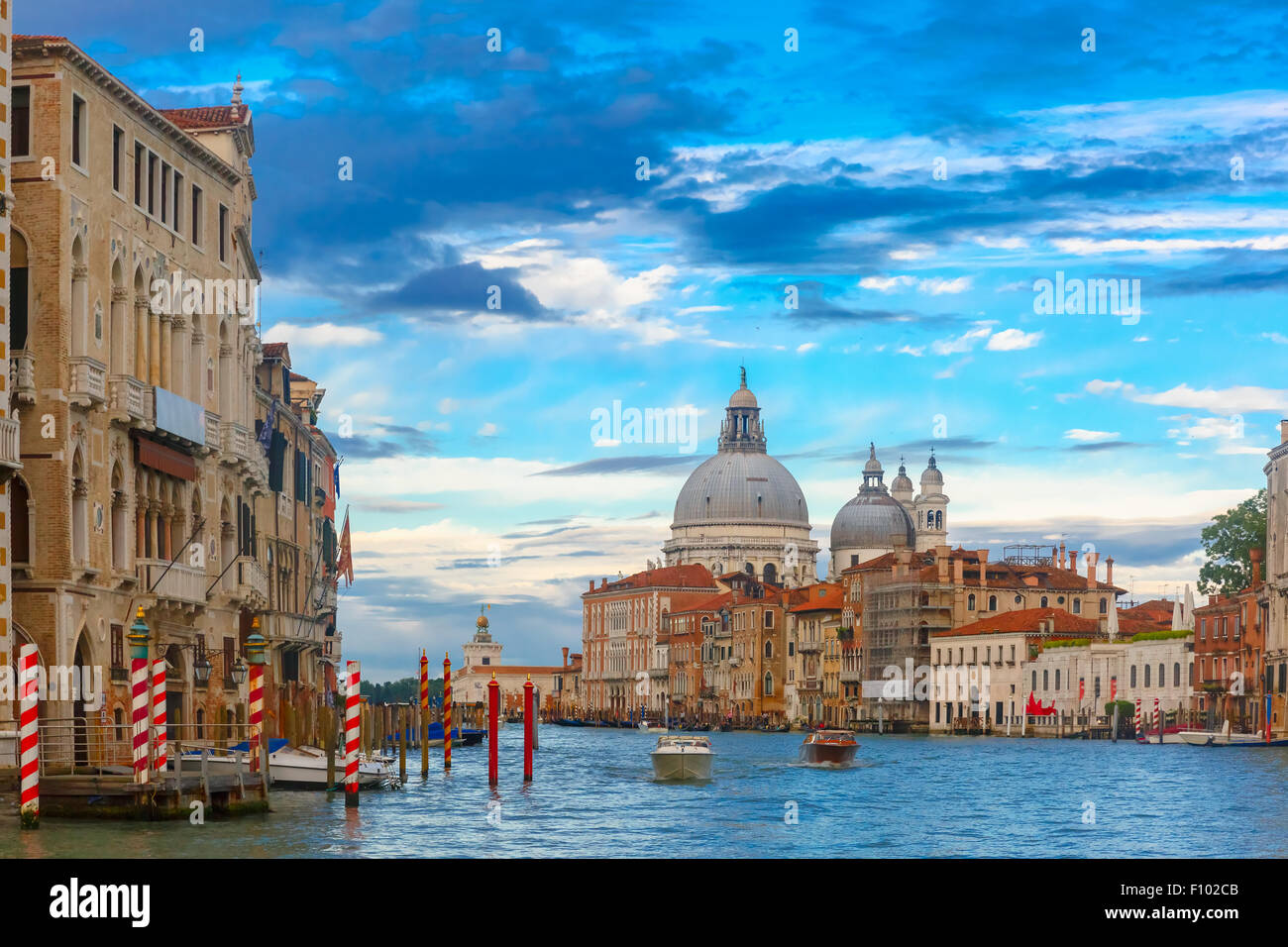 Grand canal night basilica hi-res stock photography and images - Alamy