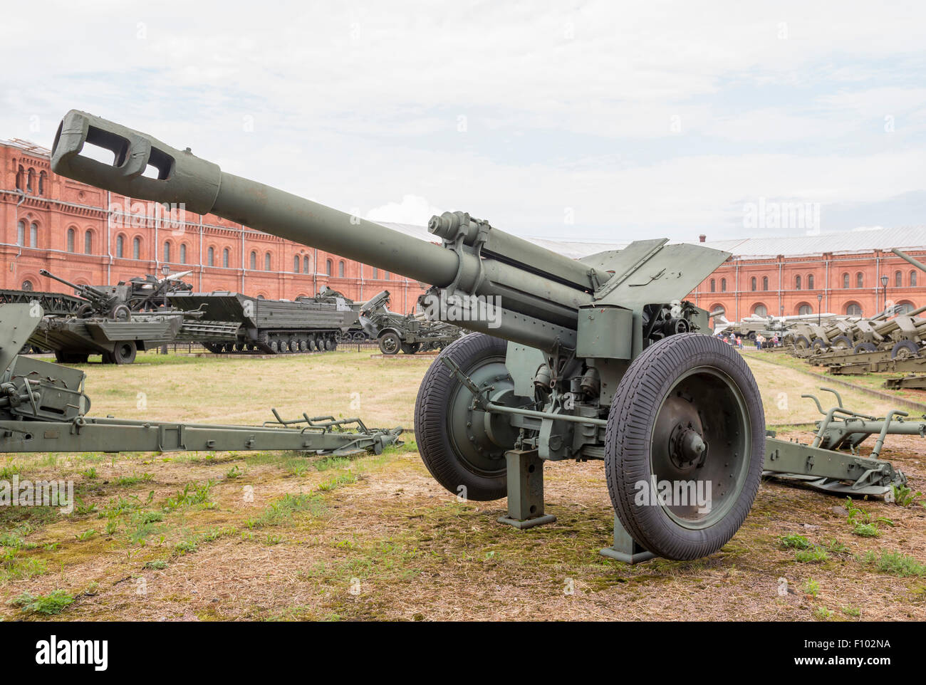 Russia Saint Petersburg July 8 152 Mm Howitzer D 1 Mod 1943 Weight Kg Guns 3600 Shell 40 In Military History Museum Stock Photo Alamy Russia Saint Petersburg July 8 152 Mm Howitzer D 1 Mod 1943 Weight Kg Guns 3600 Shell 40 In Military History Museum Stock Photo Alamy