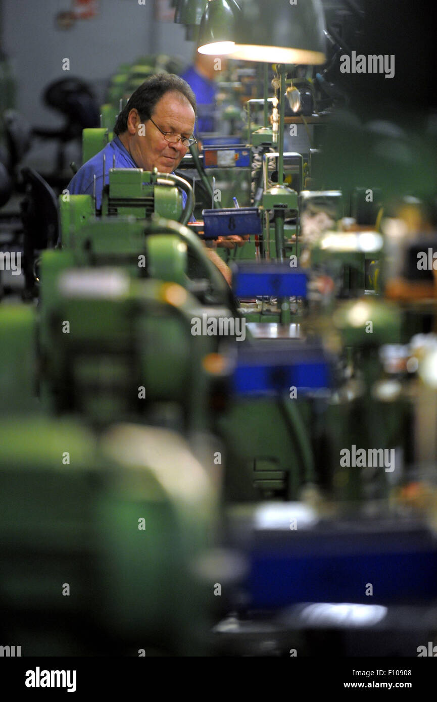 Company Czech Blades is installing a new abrasive line for industrial