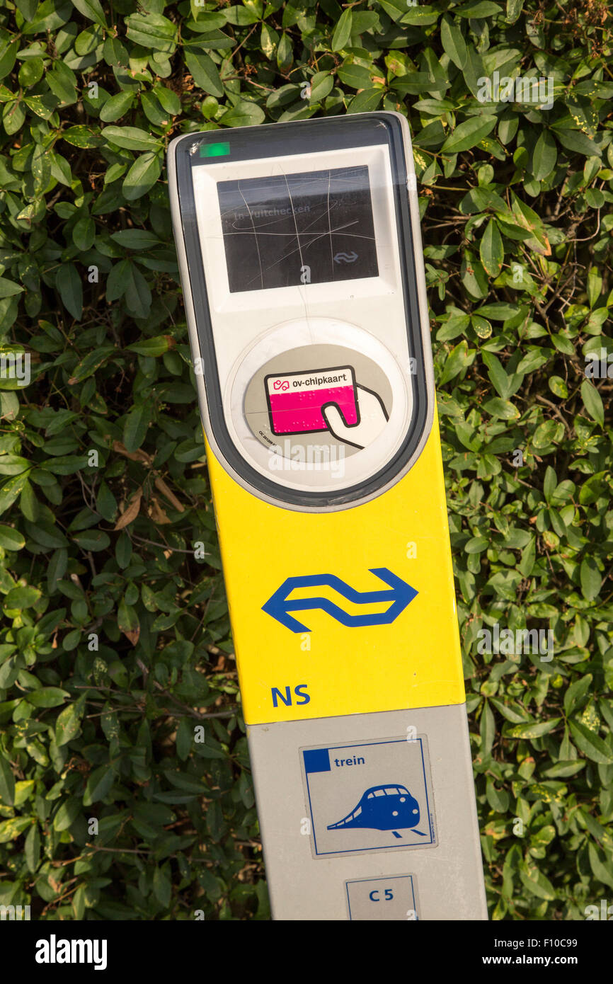 Rail Ticket Machine High Resolution Stock Photography and Images - Alamy