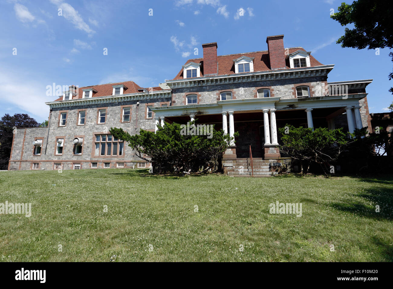 Mansion with columns hires stock photography and images Alamy
