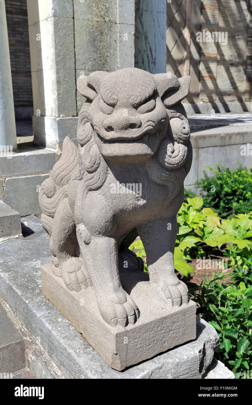 Lion statue Untermyer Park Yonkers New York Stock Photo - Alamy