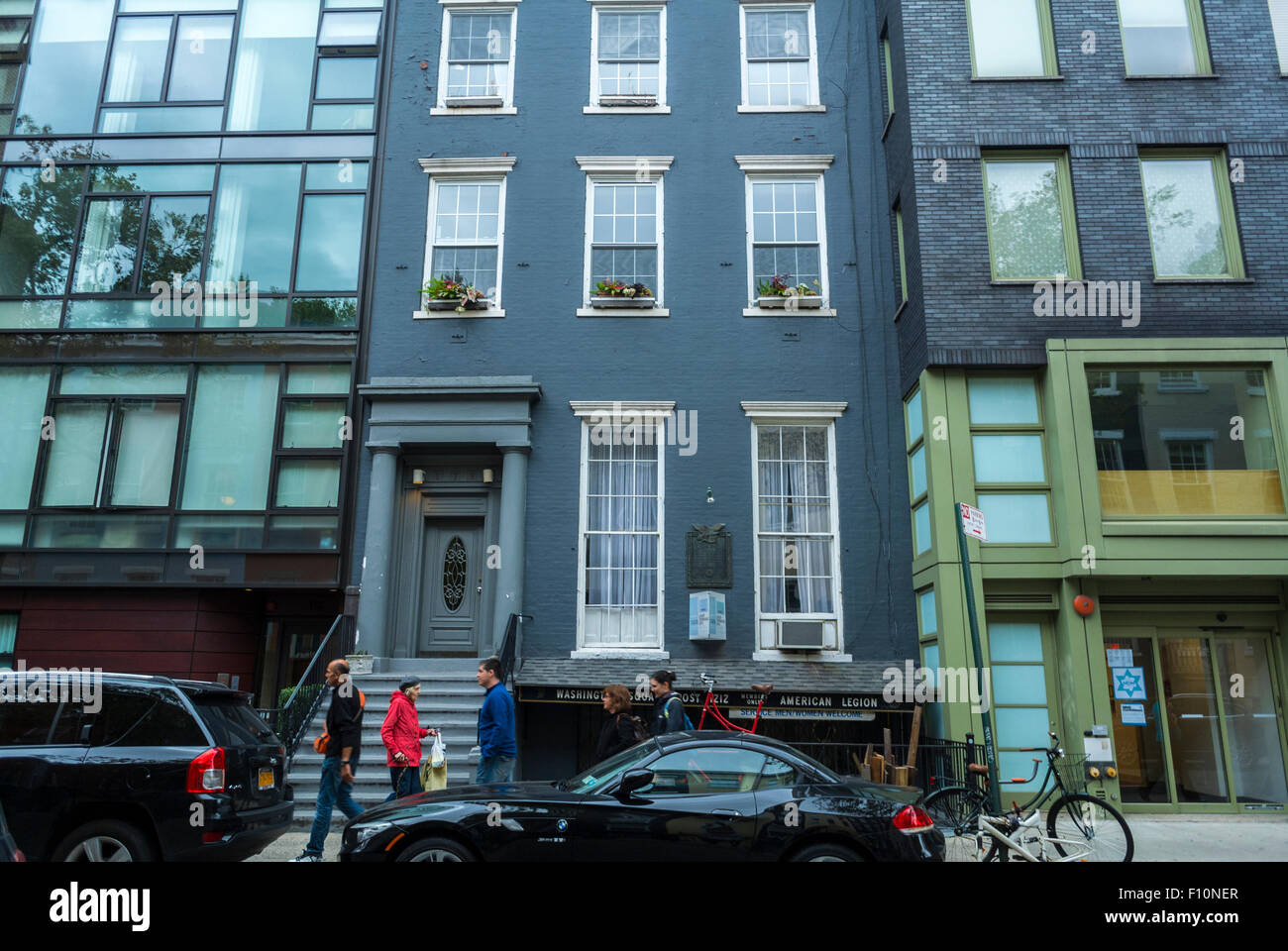 Summer architecture people cities sidewalk outside urban urbanism hi