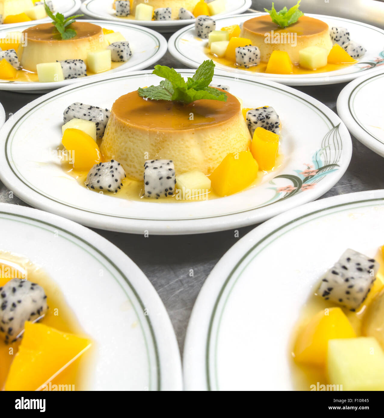 caramel custard pudding Stock Photo Alamy