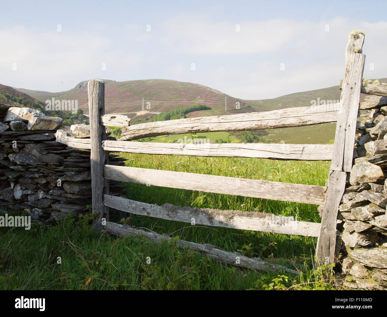 Old wooden fence Stock Photo - Alamy