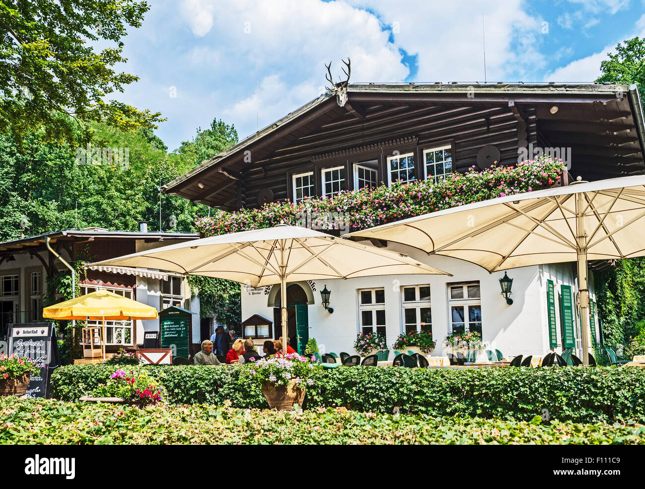 Landpartie High Resolution Stock Photography And Images Alamy