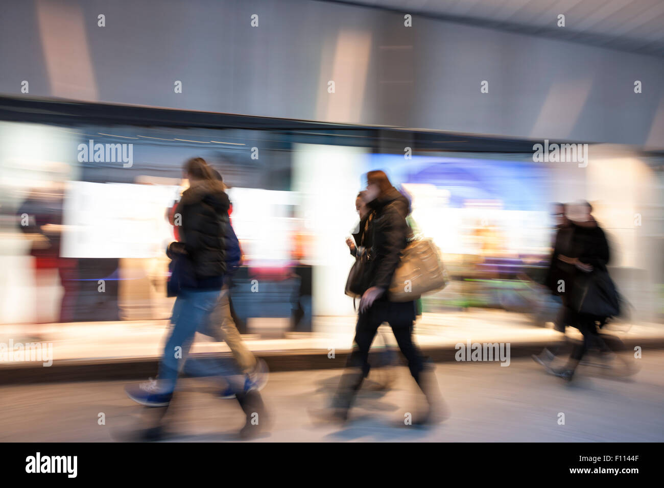 Moving crowd motion blur hi-res stock photography and images - Alamy