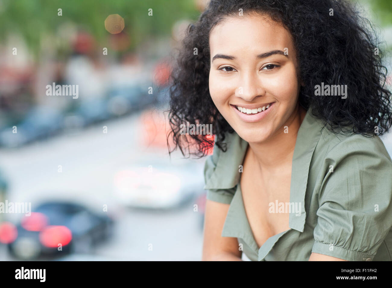 Black woman smiling short hair hi-res stock photography and images - Alamy