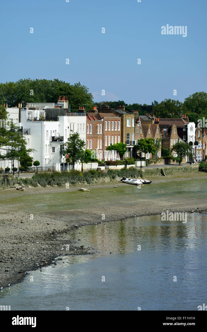 Thames riverside, Strand-on-the-Green, Kew, London W4, United Kingdom Stock Photo