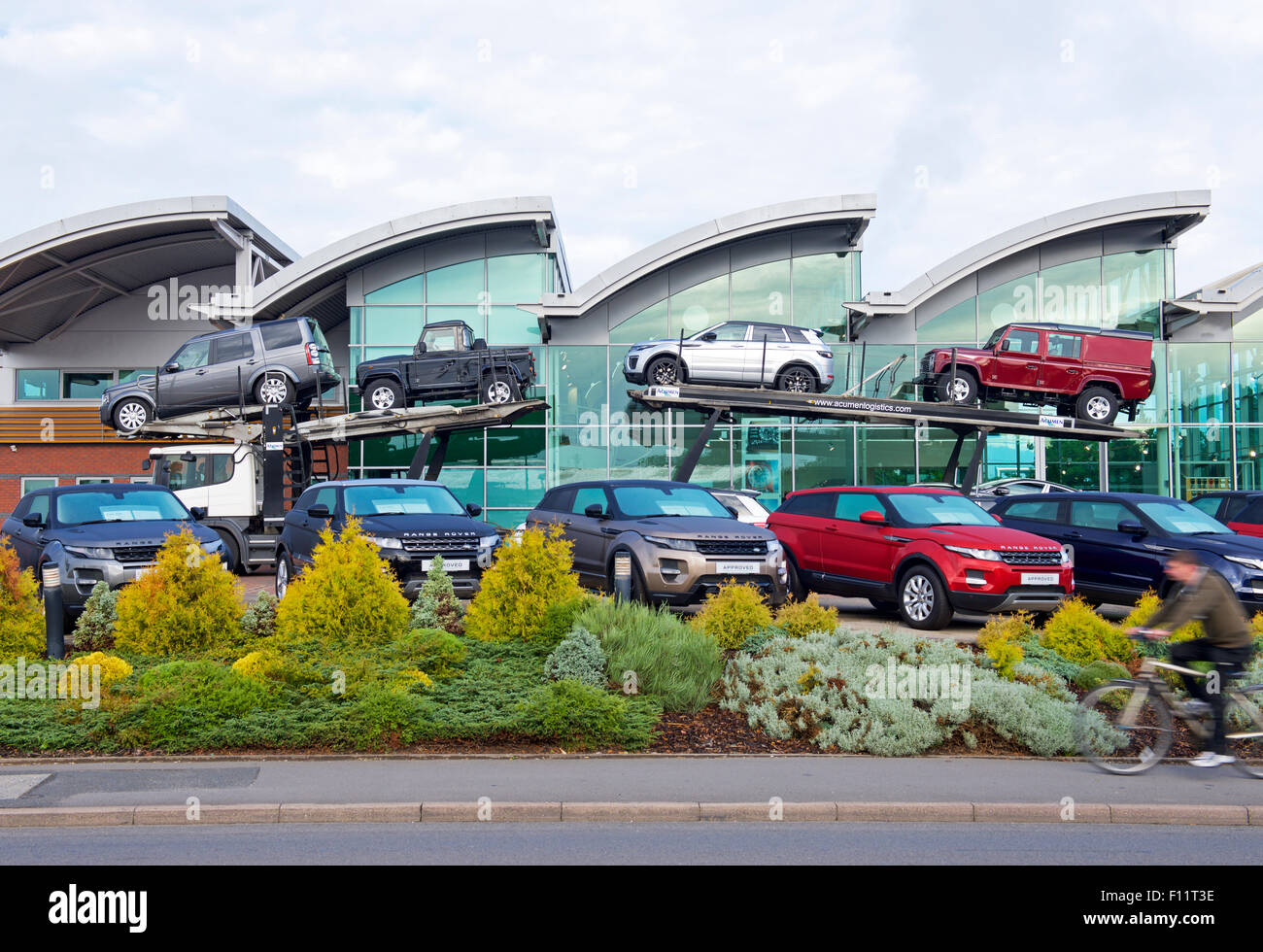 Shukers Land Rover dealership, Shrewsbury, Shropshire, England UK Stock