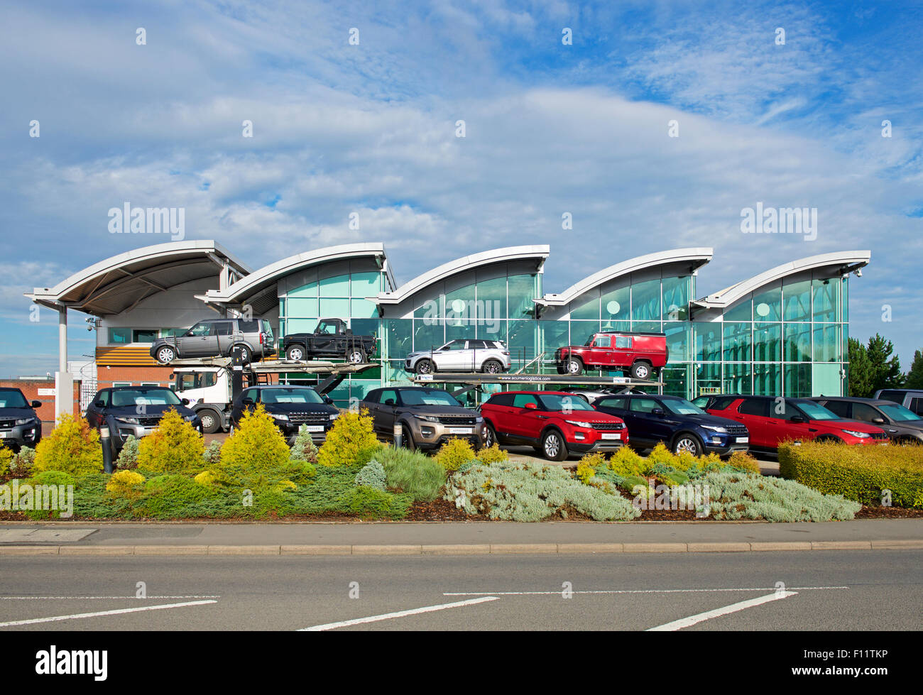 Shukers Land Rover dealership, Shrewsbury, Shropshire, England UK Stock