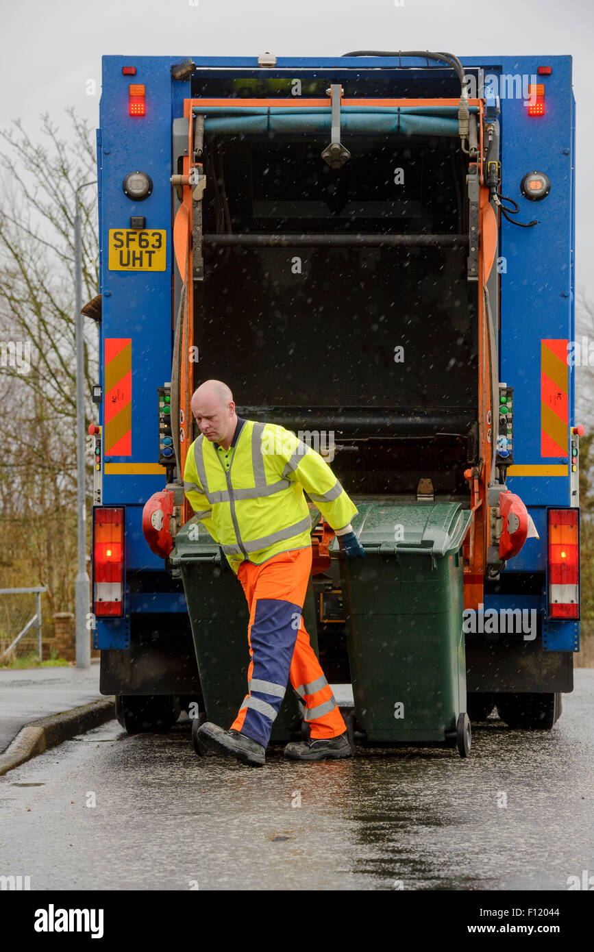 Binmen High Resolution Stock Photography and Images Alamy