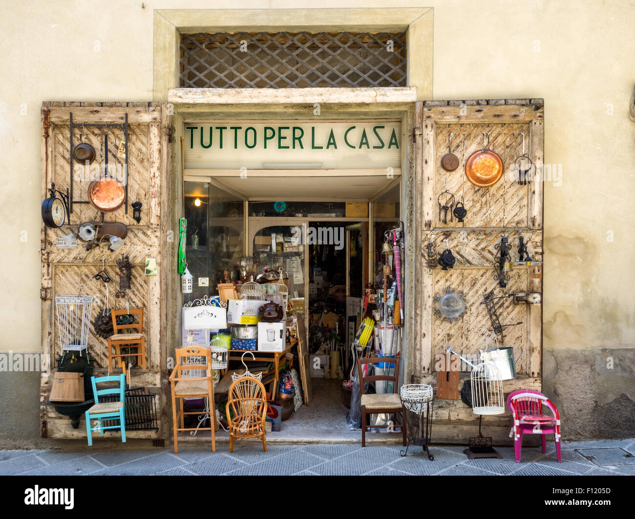 Small shop in San Quirico d'Orcia in Tuscany, Italy Stock Photo