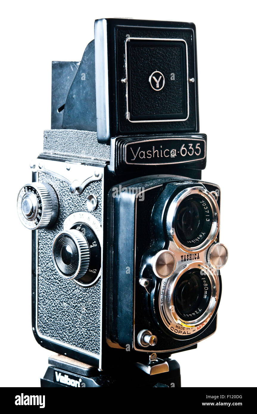 Yashica 635 TLR vintage film camera Stock Photo Alamy