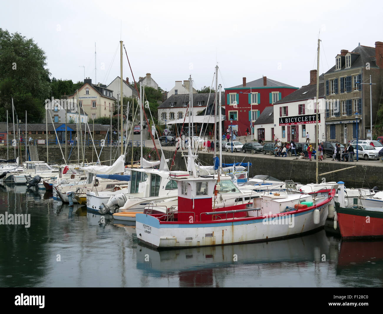 Íle de Groix: Port Tudy harbor / harbour Stock Photo