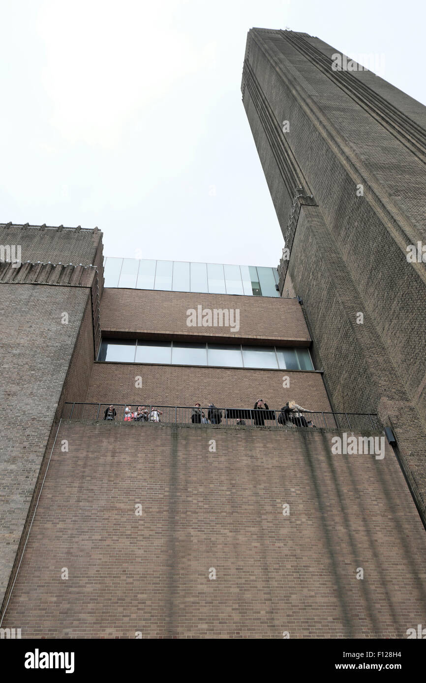 People outside on the viewing balcony at the Tate Modern Art Gallery building in  London UK  KATHY DEWITT Stock Photo