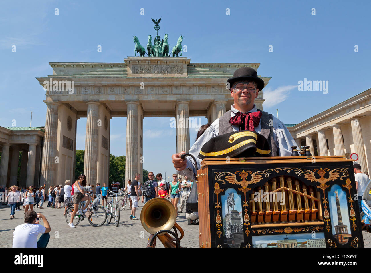 organ grinder, Brandenburg Gate, Berlin, Germany Stock Photo