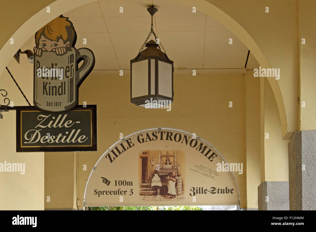 Destille hi-res stock photography and images - Alamy
