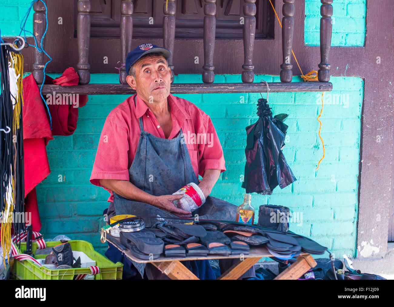 Guatemalan Shoemaker at the Chichicastenango Market Stock Photo Alamy