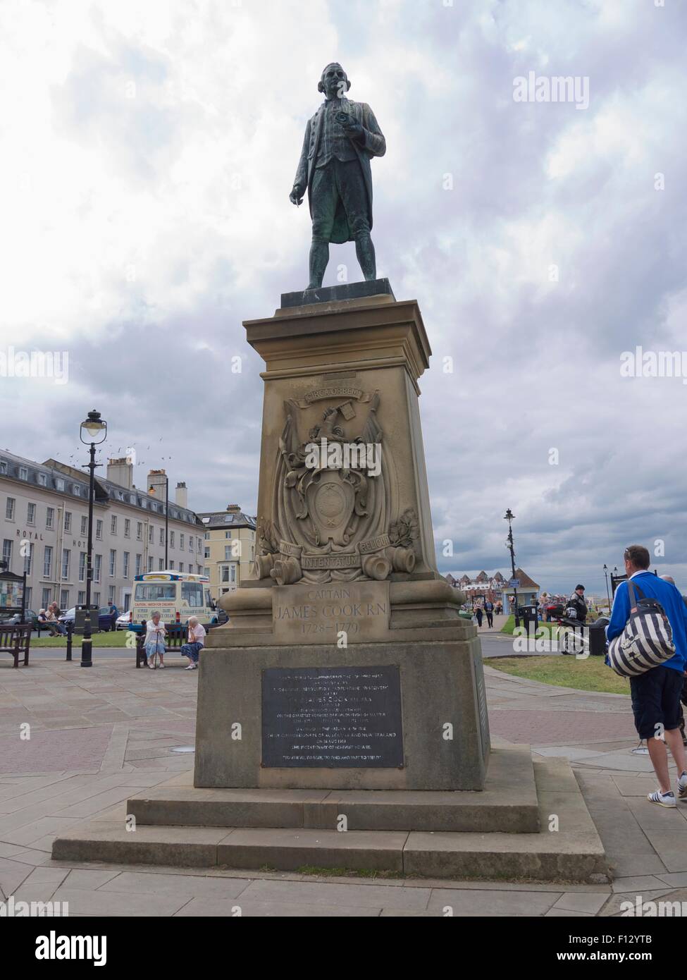Statue of Caption Cook in Whitby Stock Photo