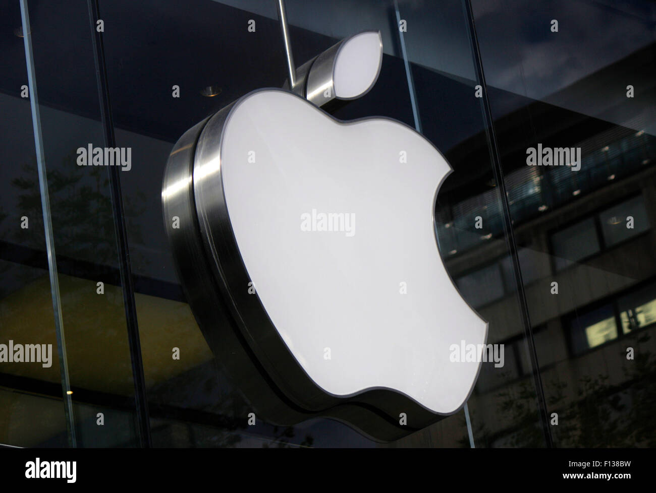 Markennamen: 'Apple', Frankfurt am Main. Stock Photo